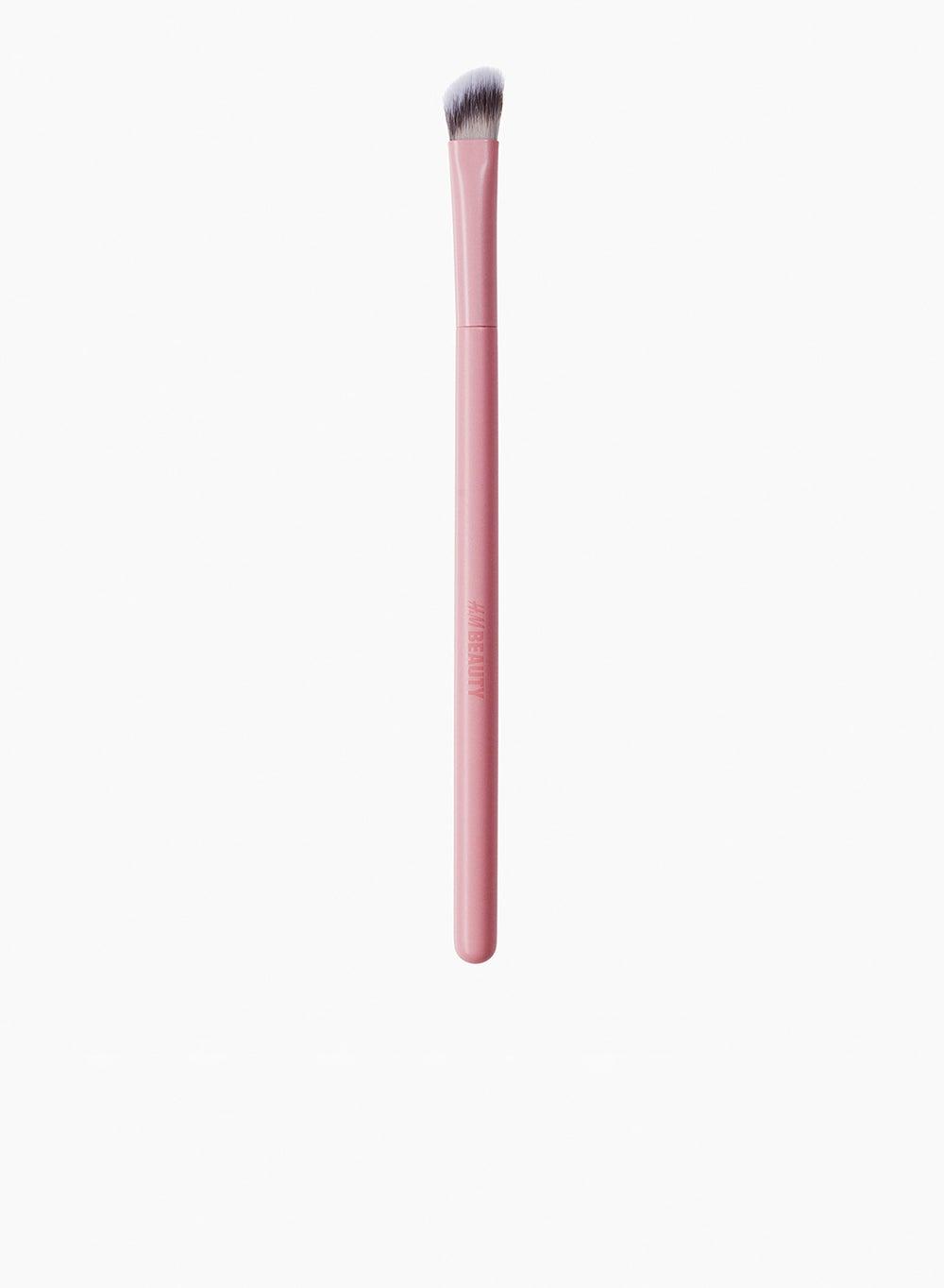 Lux Precision Angled Eyeshadow Brush - Image 1
