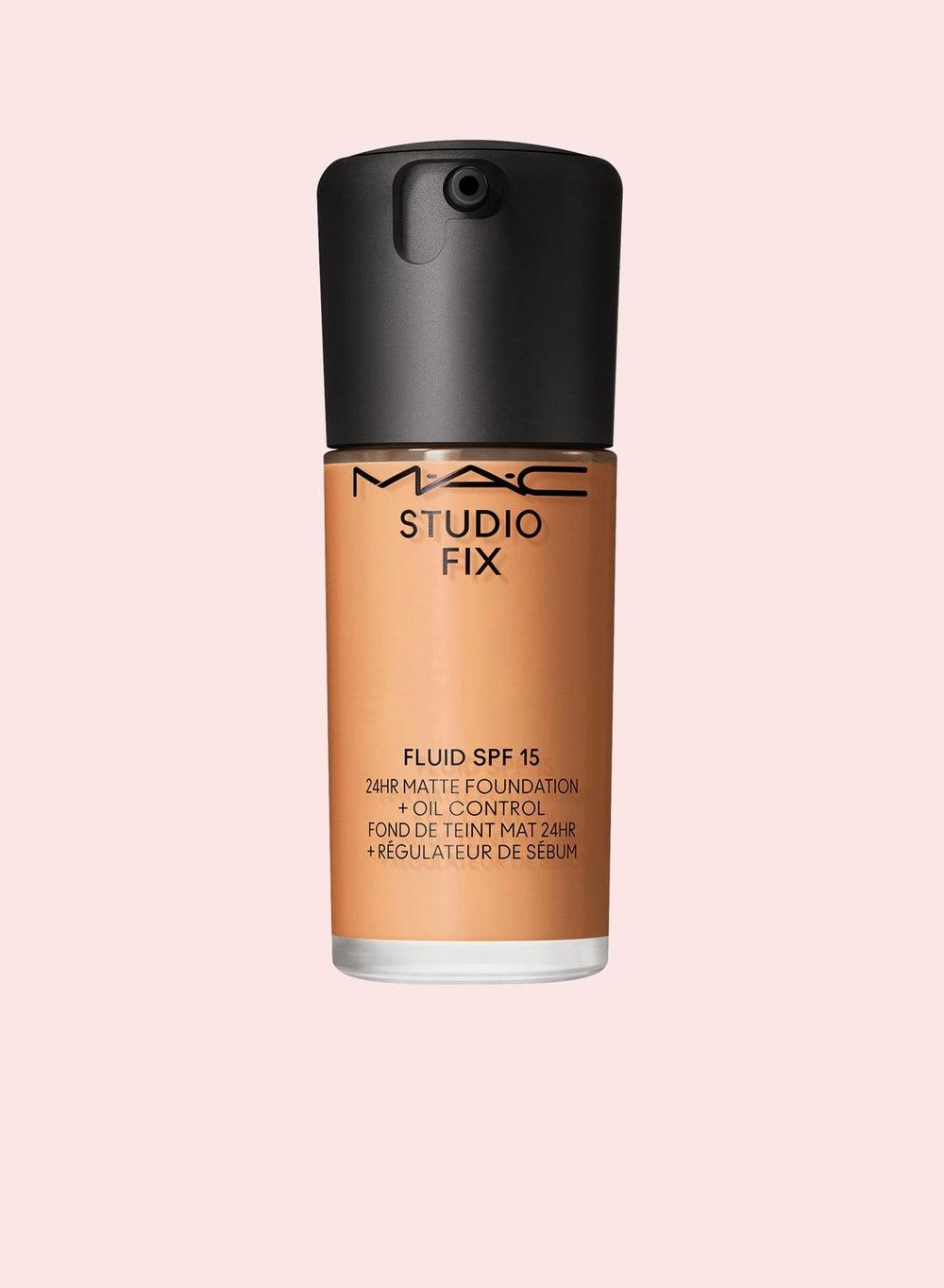 Studio Fix Fluid 24 HR Matte Foundation SPF 15 - NC43.5 - Image 1