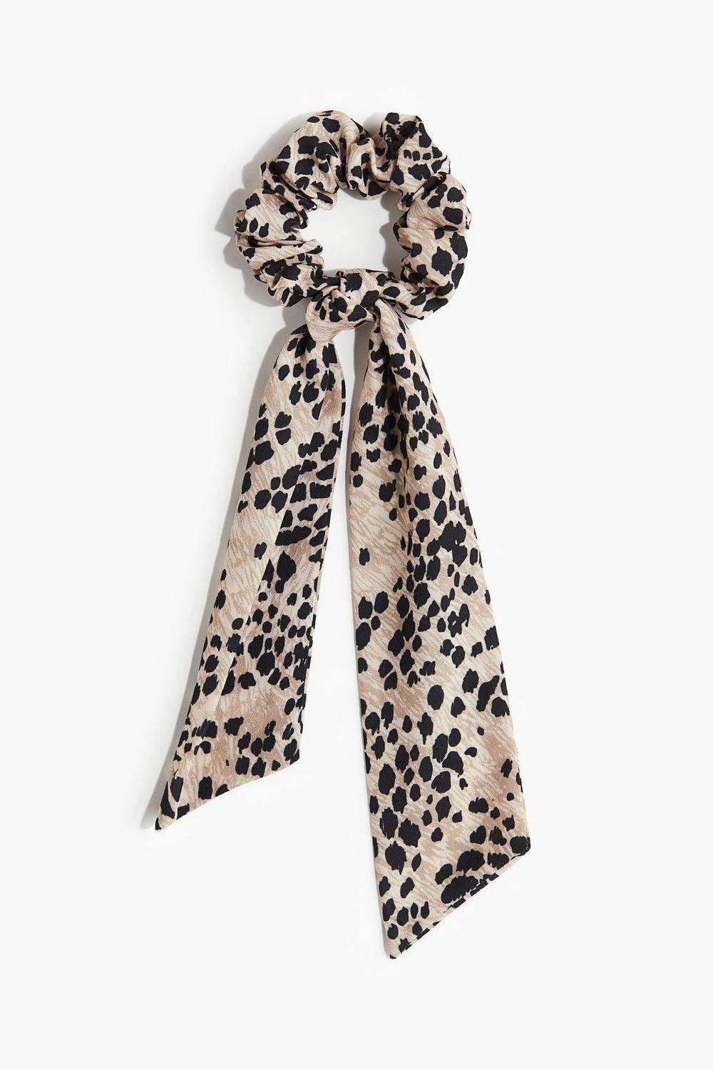 Chic Scarf-Detail Scrunchie - Effortless Style - Image 1