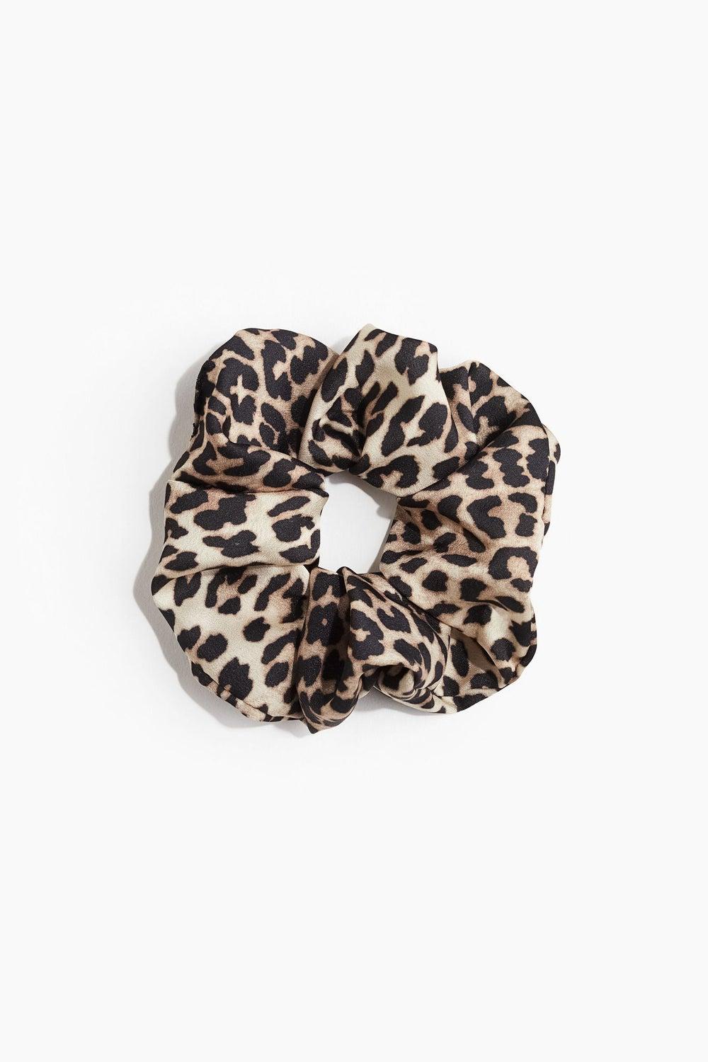 Oversized Chic Pattern Weave Scrunchie - Image 1