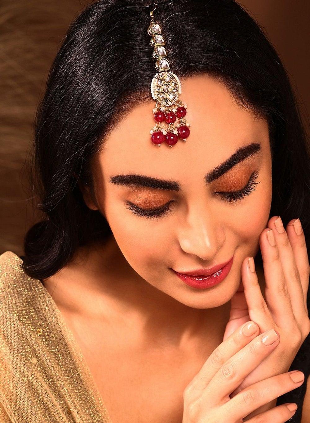 Elegant Floral Kundan Maang Tikka in Gold-Plated Brass - Image 1