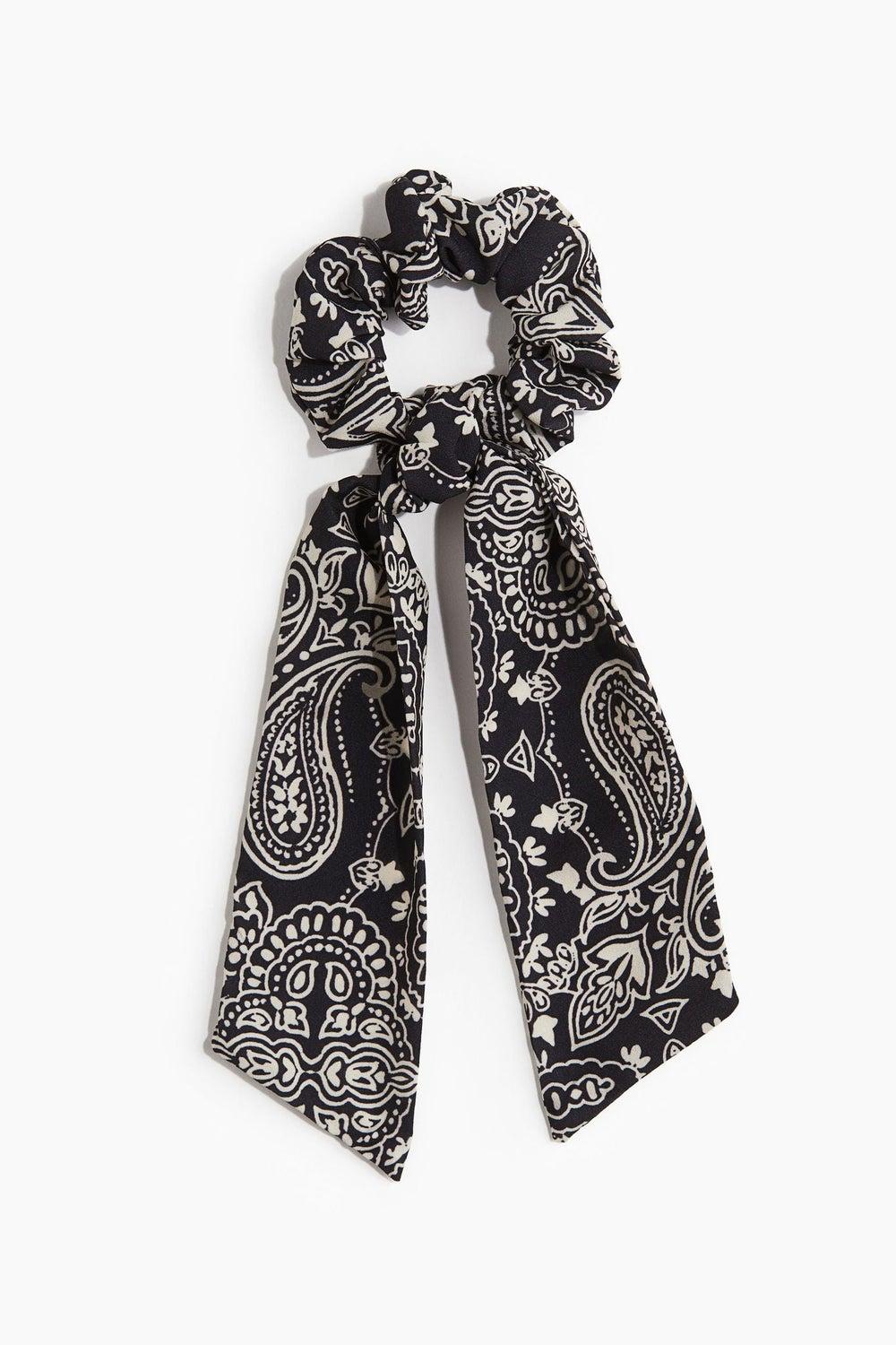 Chic Scarf-Adorned Scrunchie from H&M - Image 1