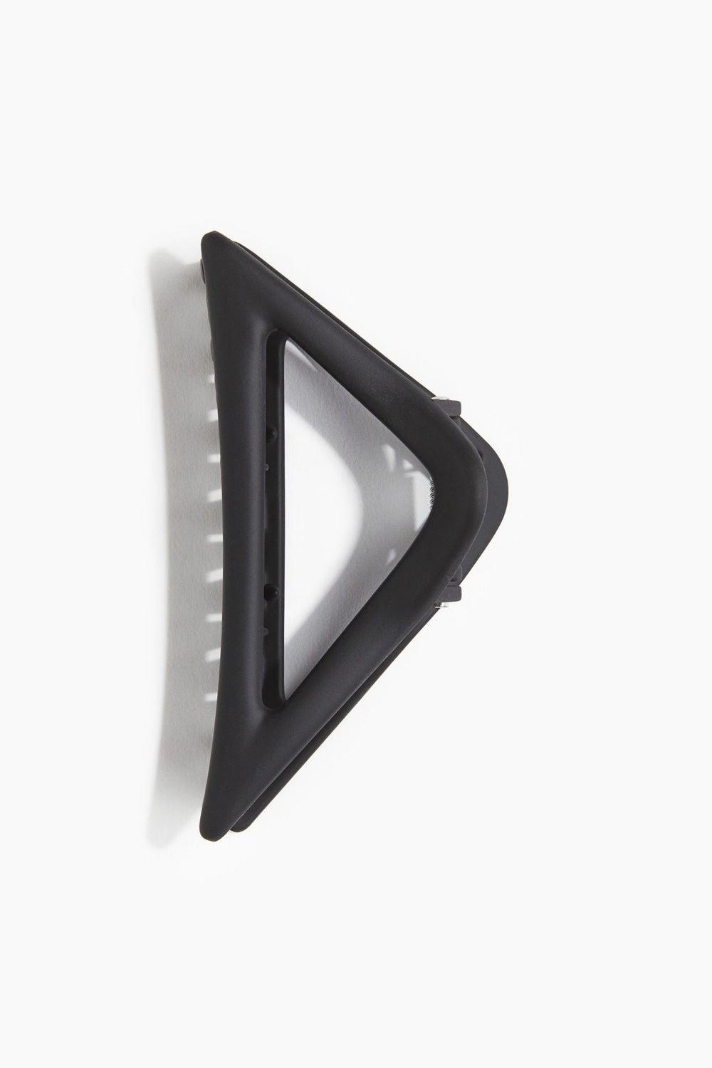 Elegant Triangular Grip Hair Claw - Image 1