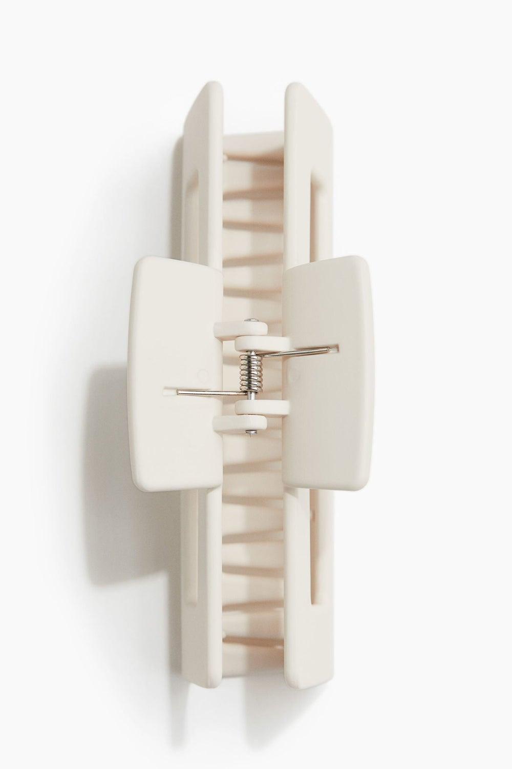 Elegant Matte Hair Claw – Perfect Everyday Accessory - Image 1