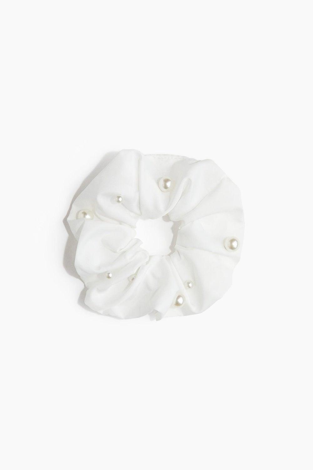 Chic Beaded Scrunchie - Style Meets Comfort - Image 1