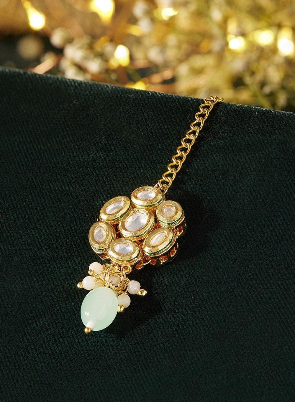 Elegant Kundan Maang Tikka in Gold-Plated Brass - Image 1