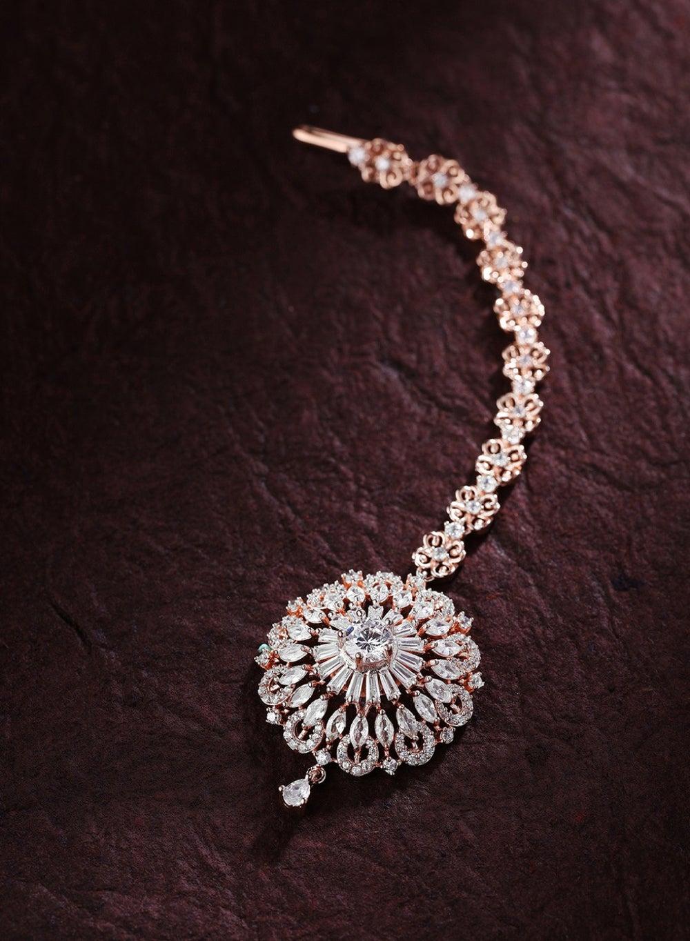 Elegant Gold-Toned Kundan Maang Tikka - Image 1
