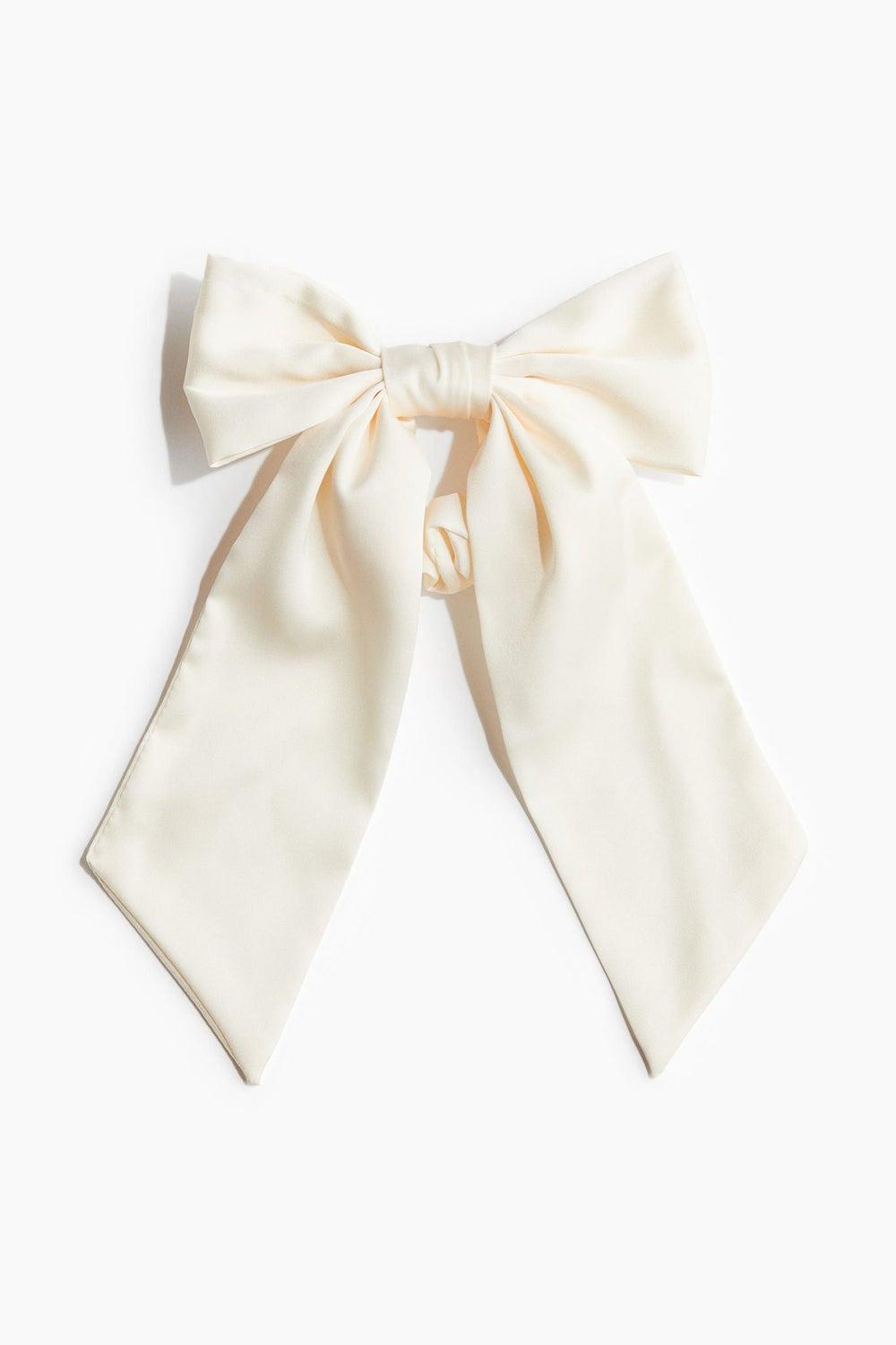 Charming Bow-Adorned Scrunchie – Soft and Stylish - Image 1