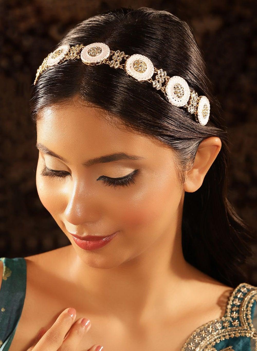 Elegant Gold-Toned Kundan Maang Tikka - Image 1
