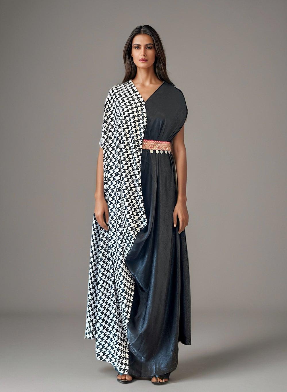 Black Side-Fit Kaftan with Inner Belt - Image 1