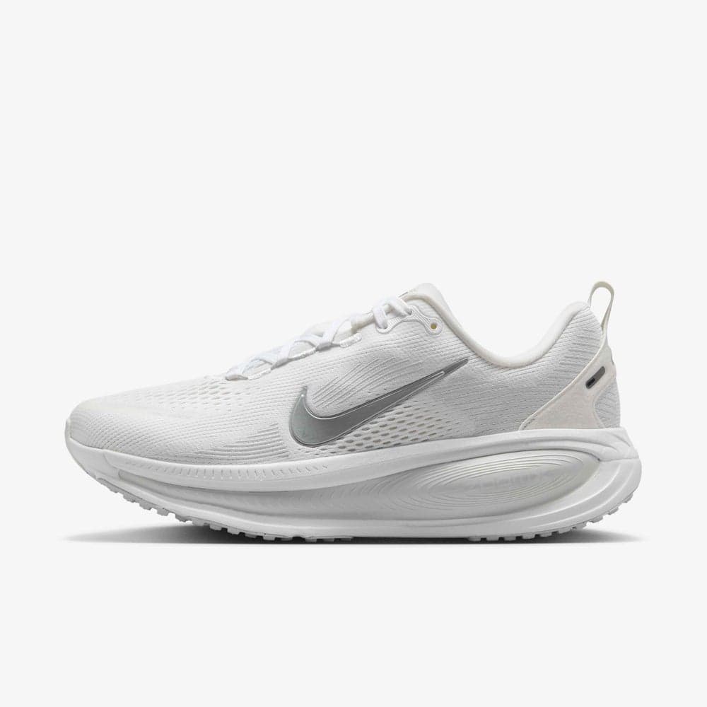 Nike Women’s Vomero 18 Running Shoes Nkhm6804 104 - Image 1