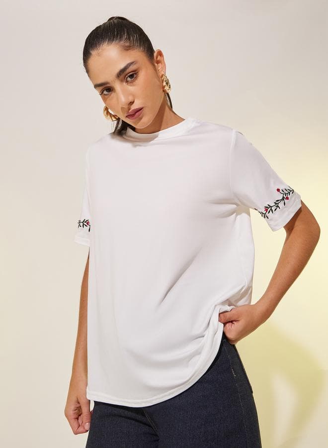 Floral Embroidered White Regular Fit T-Shirt 7012649736 - Image 1