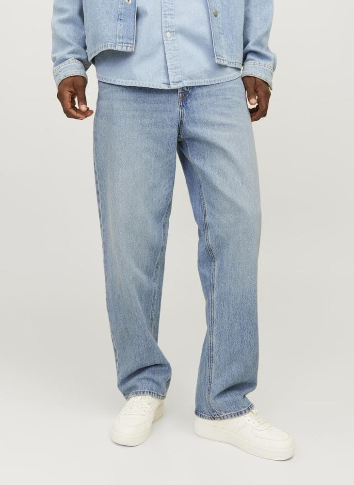 Light Washed High-Rise Relaxed Fit Jeans 12261929 - Image 1