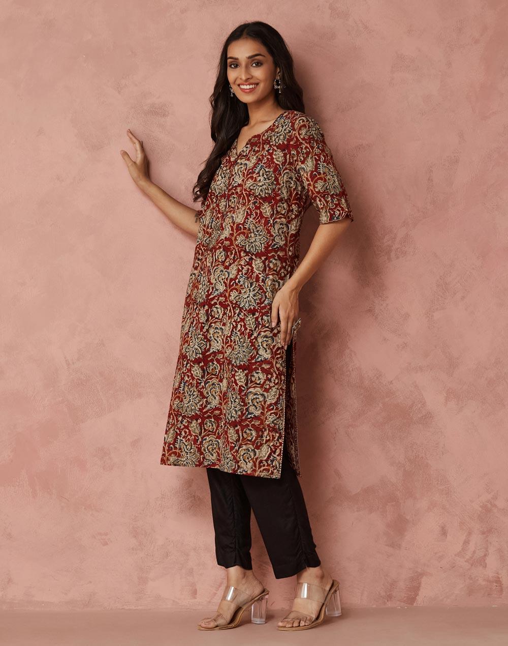 Red Printed Cotton V-Neck Knee-Length Kurta - Image 1