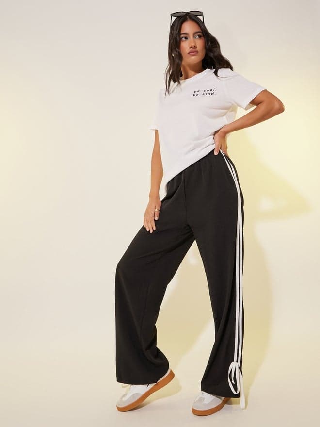 Women’s White Slogan Print Cropped T-Shirt - Image 1