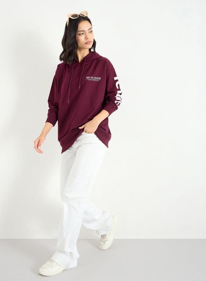 Styli Burgundy Slogan Print Longline Hoodie - Image 1