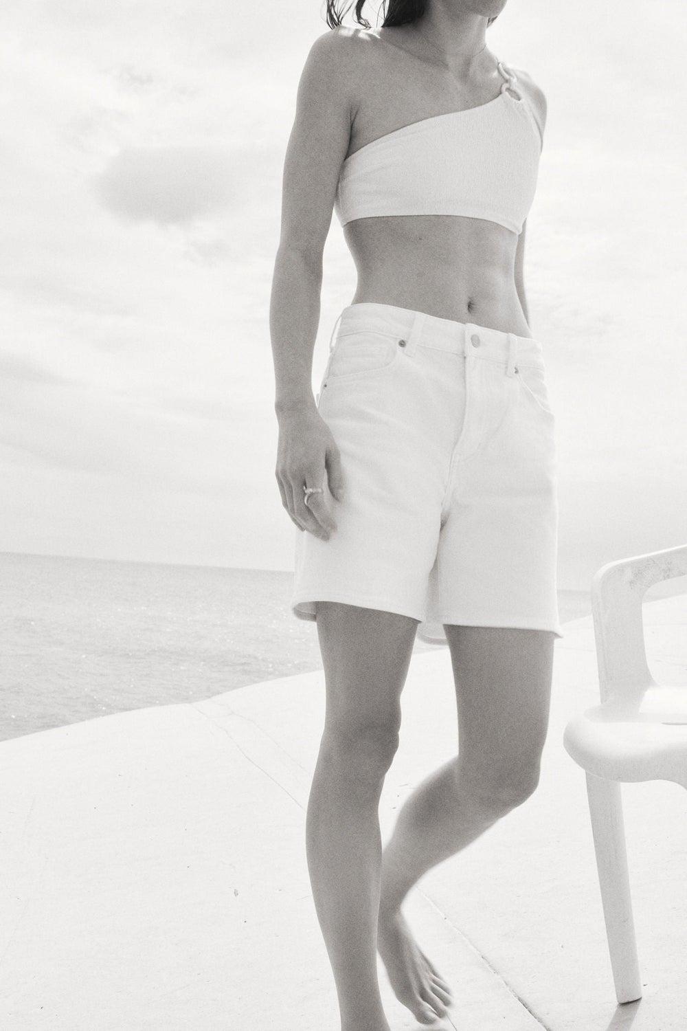 High-Waisted White Denim Shorts – Stretch Fit - Image 1