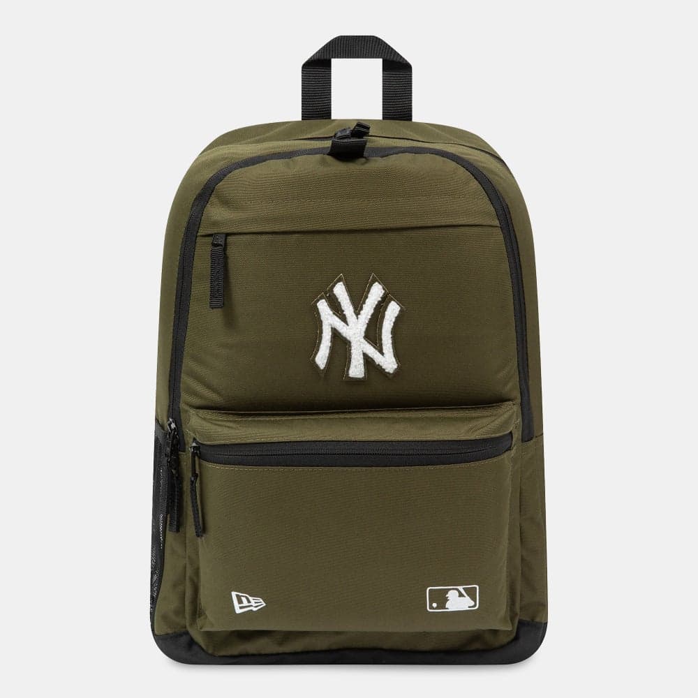 New York Yankees Applique Delaware 22L Backpack - Image 1
