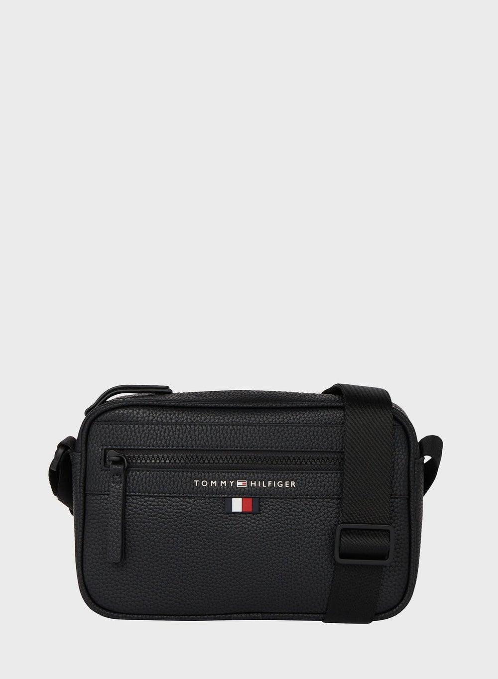 Tommy Hilfiger Logo Leather Washbag Black AM0AM12093BDS - Image 1