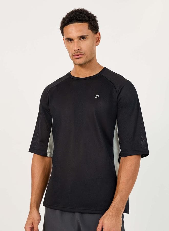Ultra-Light Mesh Contrast Panel Oversized Training T-Shirt - Image 1