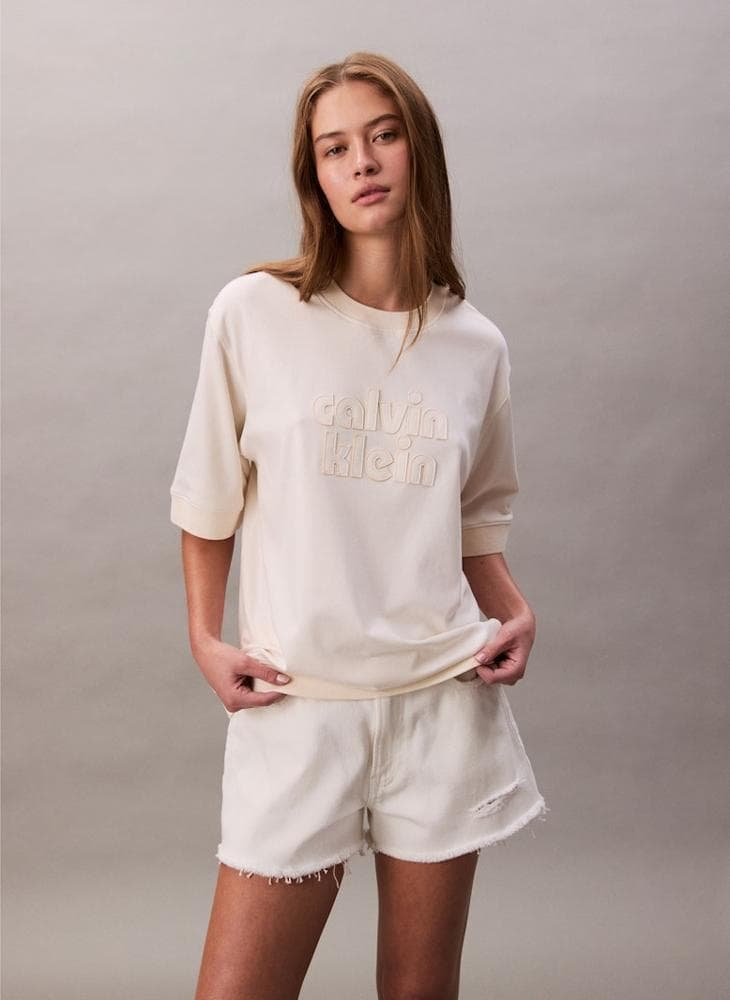 Calvin Klein Graphic Oversized Crew Neck T-Shirt - Image 1