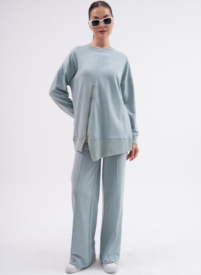 Modern Modest Tracksuit with Side Zip Detail - Image 1