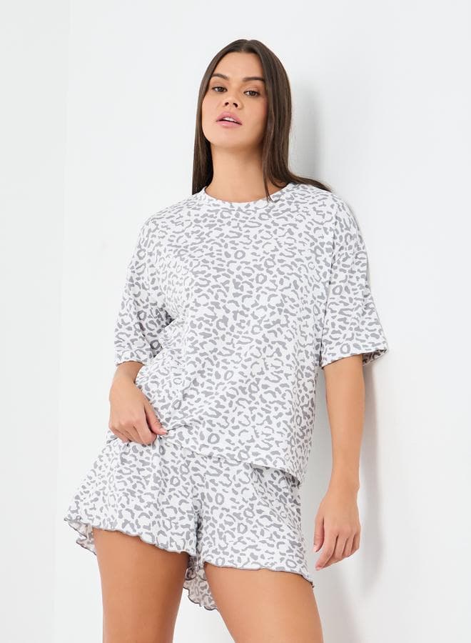 Styli Leopard Print Drop Shoulder Lounge Shorts Set - Image 1