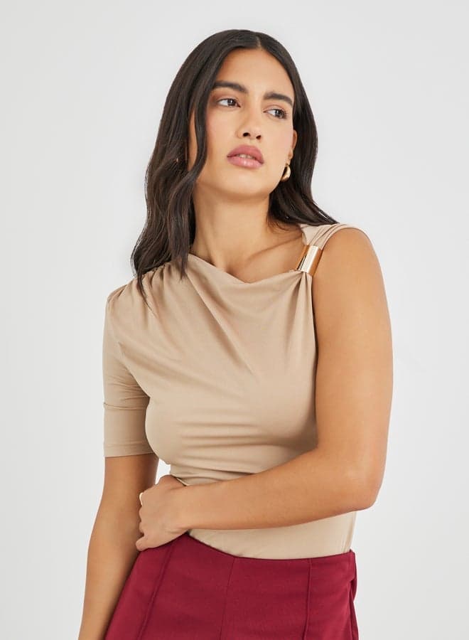 Styli Solid One Sleeve Ruched Off-Shoulder Top - Image 1