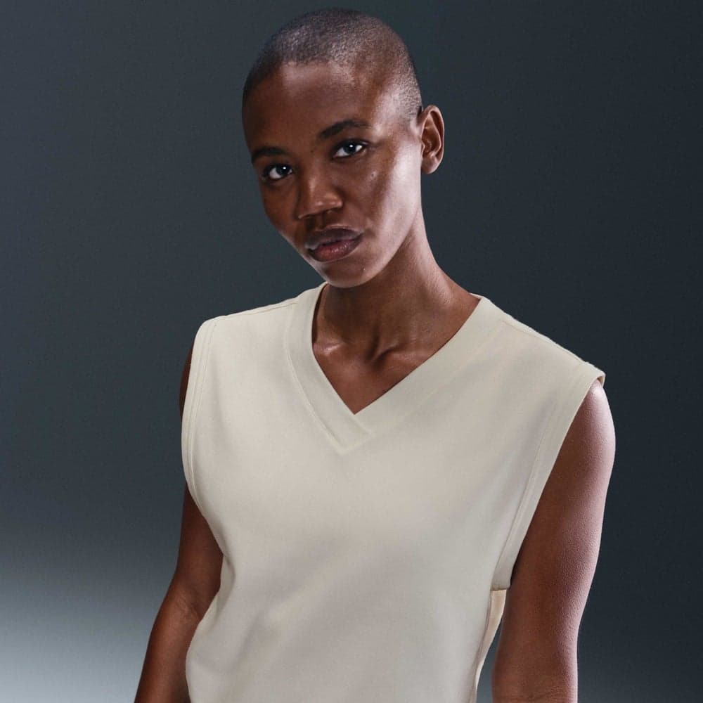 Nike Nkih0939 Women's Dri-FIT Cropped Golf Vest Ivory - Image 1
