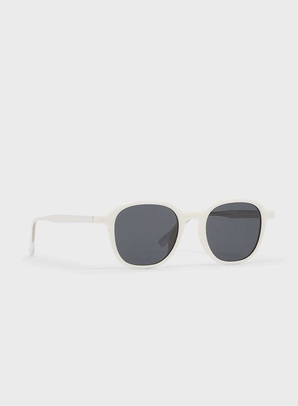 Mi5684 Polarized Square Sunglasses in White Smoke - Image 1