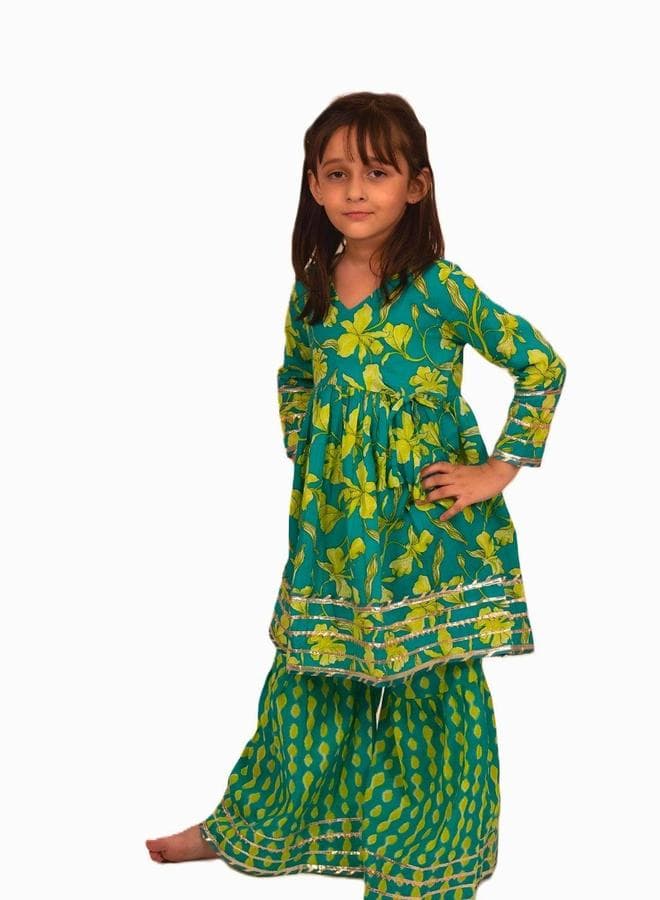 Embellished Floral V-Neck Kurta & Pant Set - Image 1