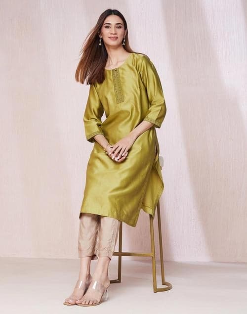 Green Cotton Silk Embbroidered Classic Long Kurta - Image 1