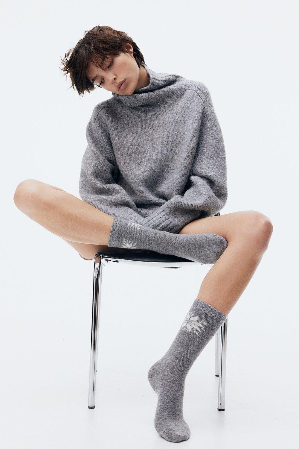 2-Pack Fine-Knit Graphic Socks in Dusty Grey - Image 1