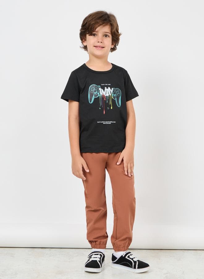 Styli Boys Front Graphic T-Shirt & Pants Set - Image 1