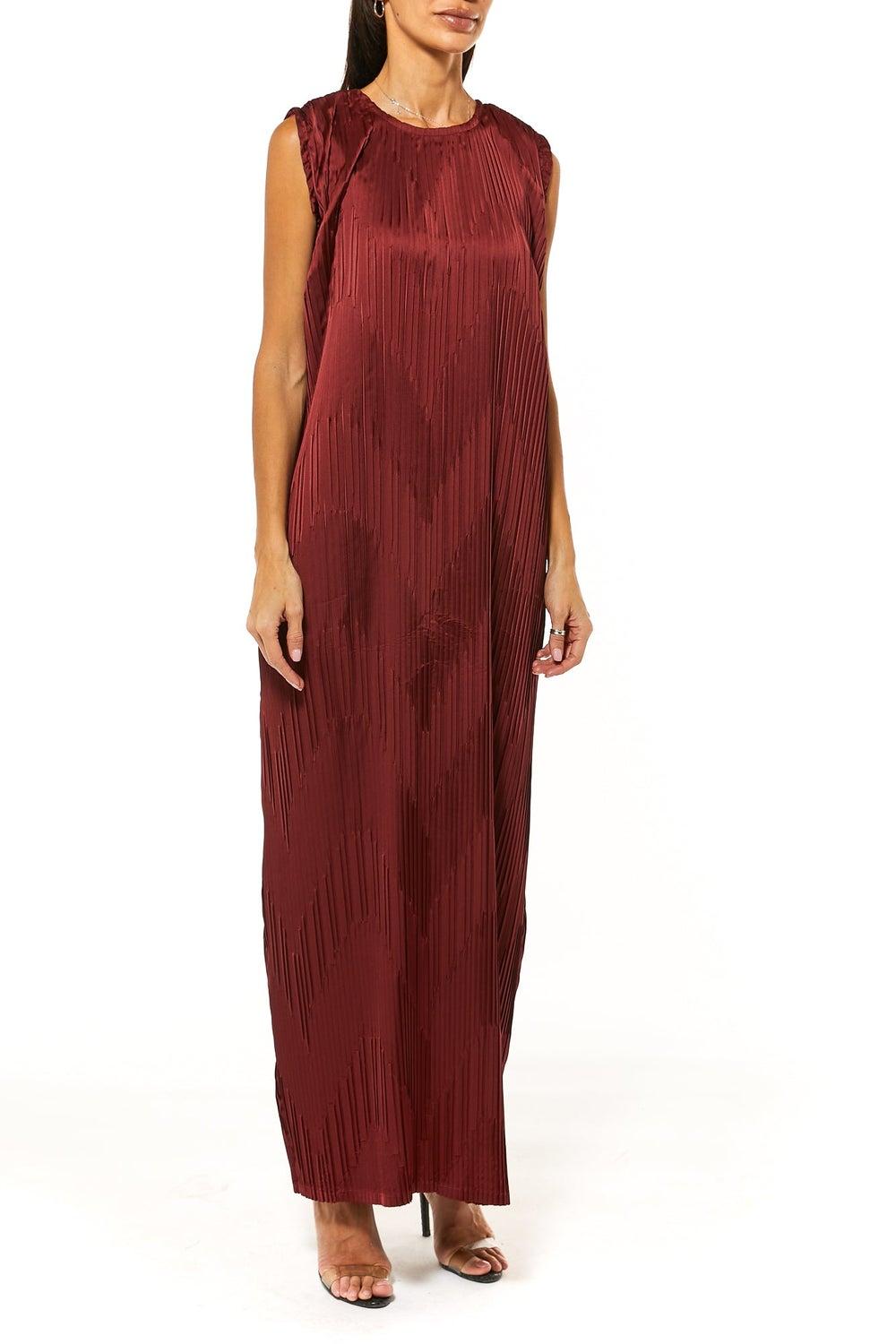 Pleated Crew Neck Maxi Dress – Elegant Arabian Style - Image 1