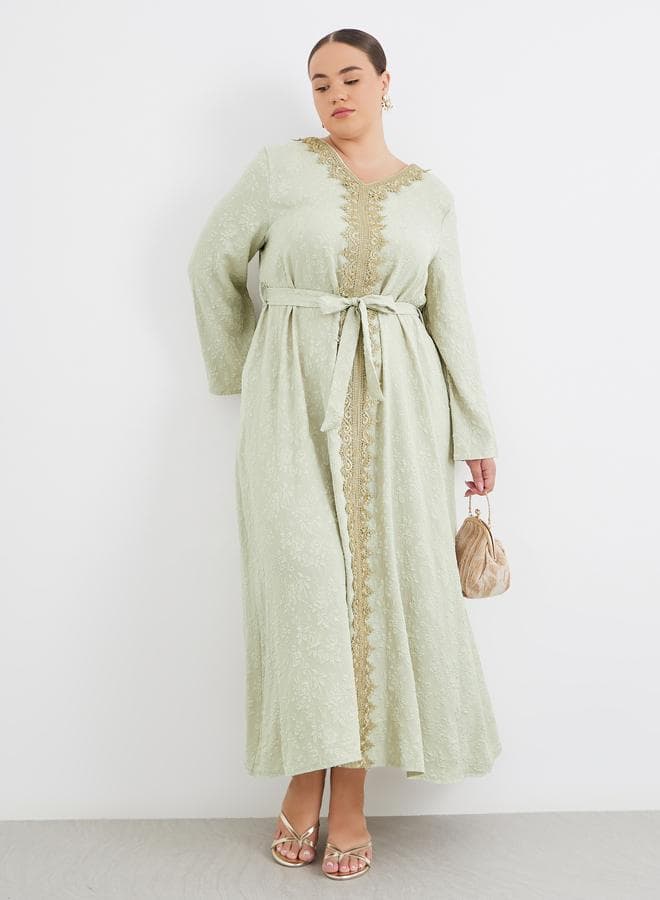 Plus Green Jacquard Kaftan with Elegant Lace Trim - Image 1