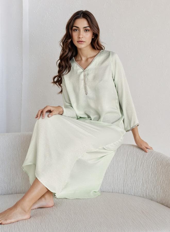 V-Neck Maxi Nighty for Elegant Comfort - Image 1