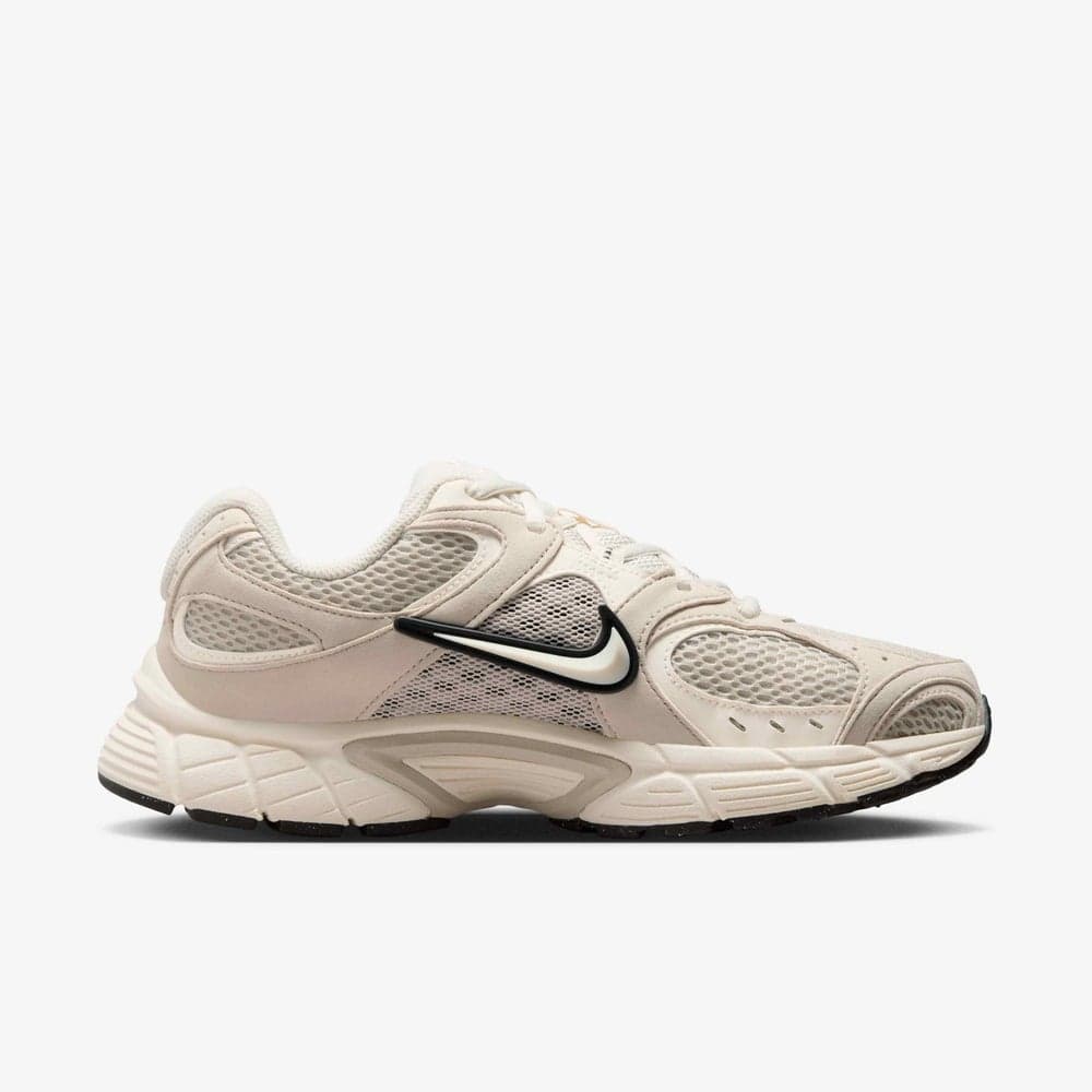 Nike Women's V5 RNR Retro Comfort Sneakers - Image 1