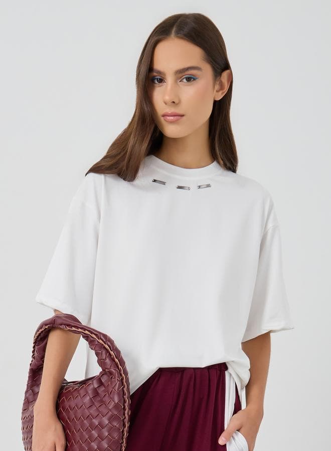 Embellished Neck Oversized Tee for Effortless Chic - Image 1