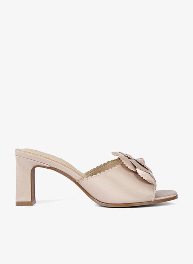 Elegant Spanish Modern Pumps for Refined Style - Image 1