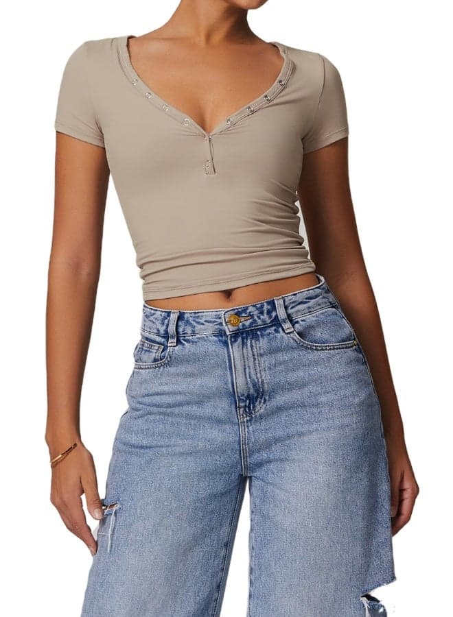 Elegant Women’s Short Sleeve Crop Top - Image 1