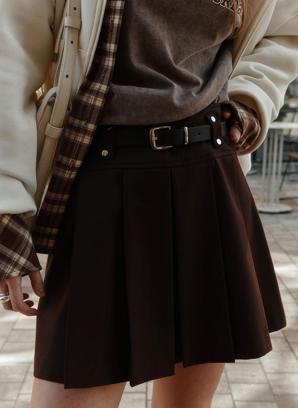 High-Waist Pleated Mini Skirt with Eco-Leather Belt - Image 1