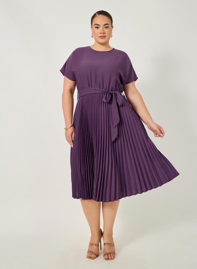 Plus Size Pleated Midi Dress with Waist Tie Detail - Image 1