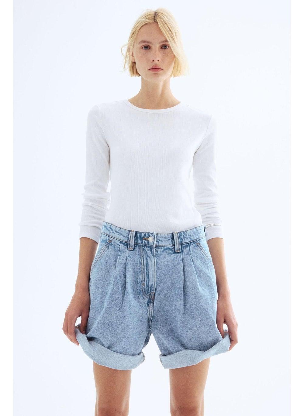Pleated Knee-Length Denim Shorts - Image 1