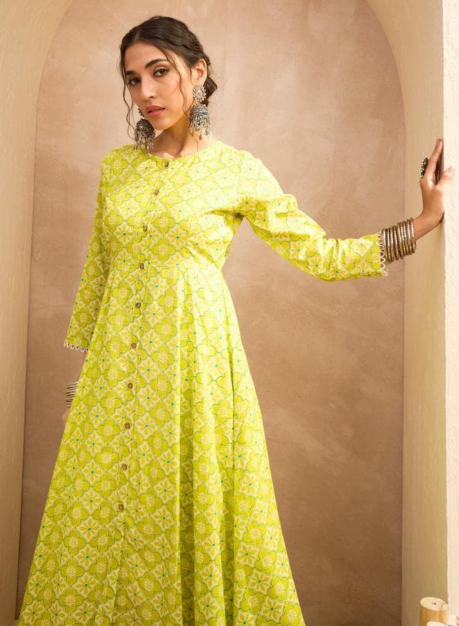 Green Floral Buttoned Pocket Kurta - Image 1