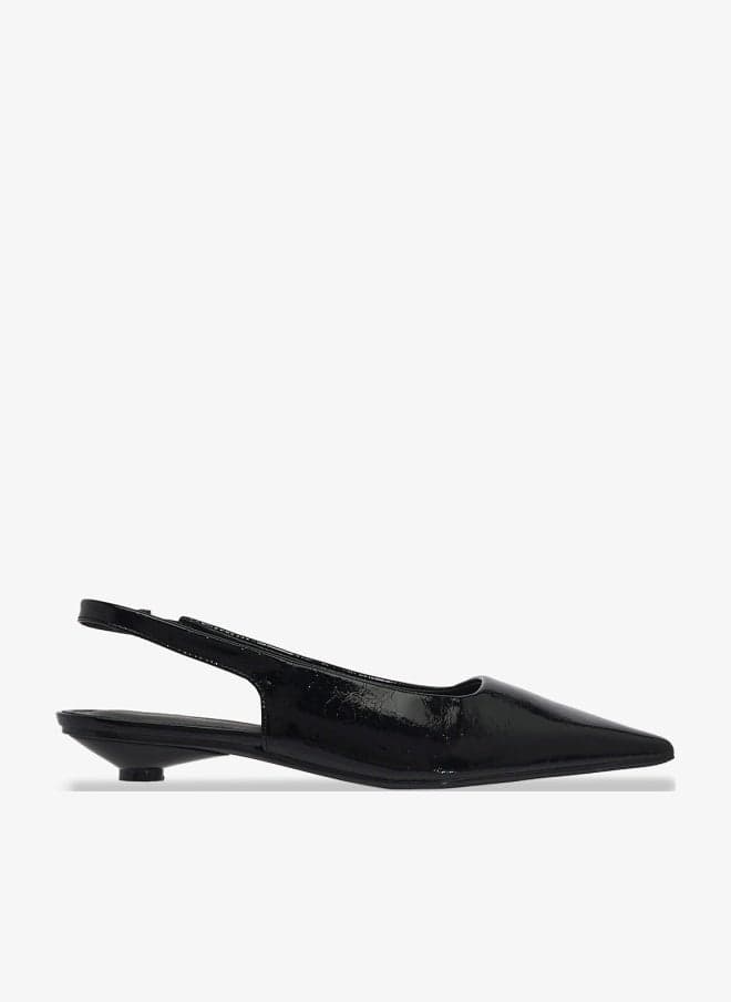 Classic Women's Pumps for Elegant Everyday Wear - Image 1
