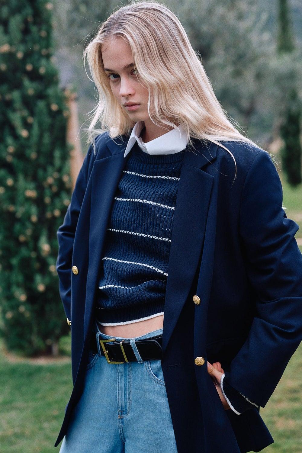 Baggy Wide Low Jeans in Feather-Light Denim - Image 1