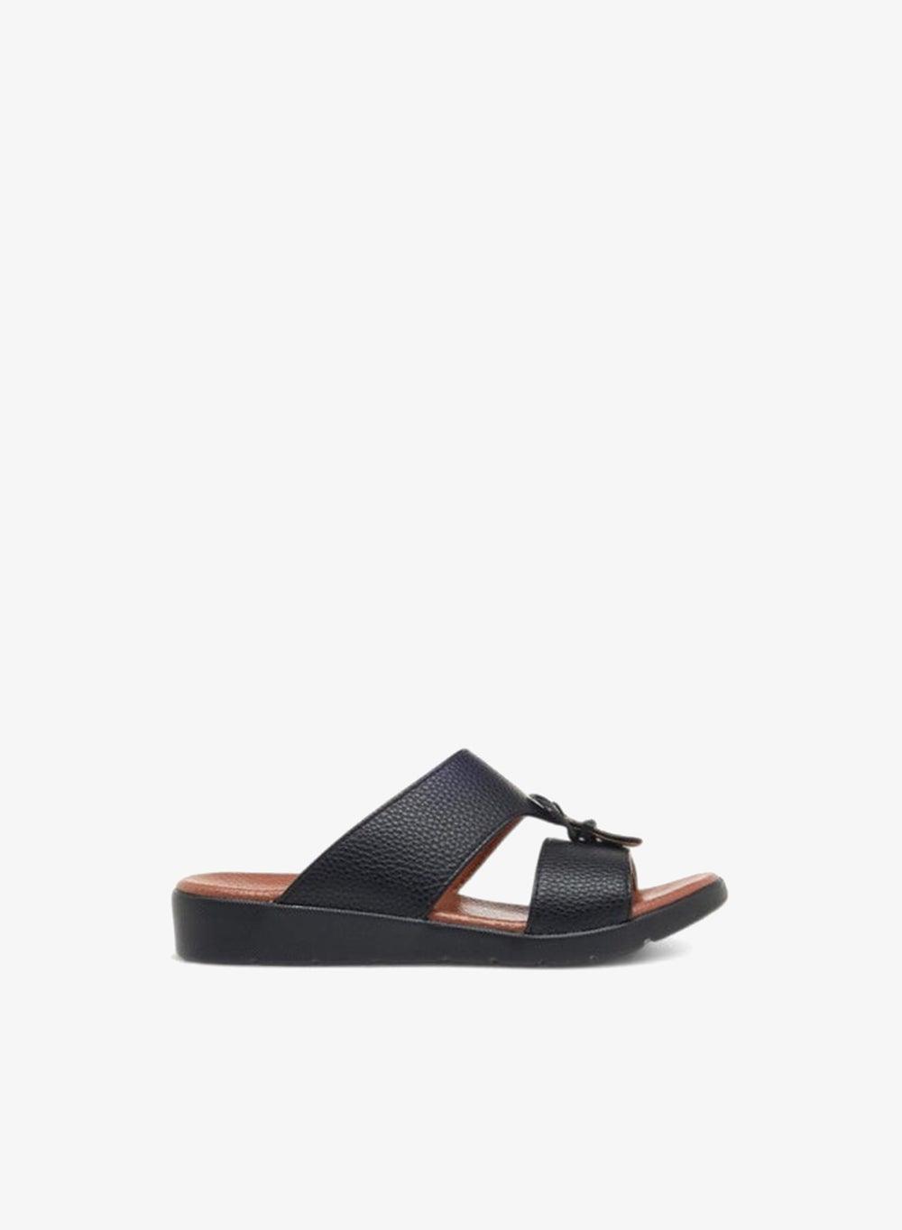 Textured Slip-On Boys' Arabic Sandals With Buckle Accent - Image 1