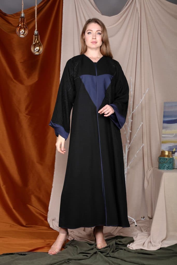 Triangular Heart & Piping Abaya - Image 1
