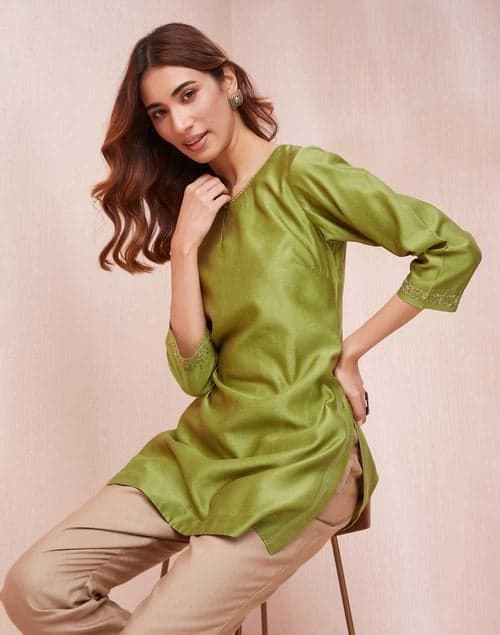 Green Cotton Silk Embroidered Slim Fit Short Kurta - Image 1